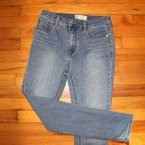 Free People Mid-Rise Jeans - 27